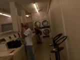Vidéo porno mobile : Naughty meeting at the laundry